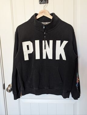 Y2K PINK Victoria’s Secret Floral Embroidered Sweater Small Black/White